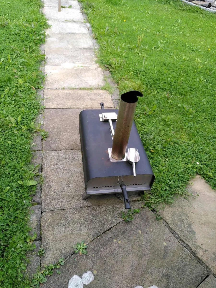 Wood fire pizza oven - Image 1