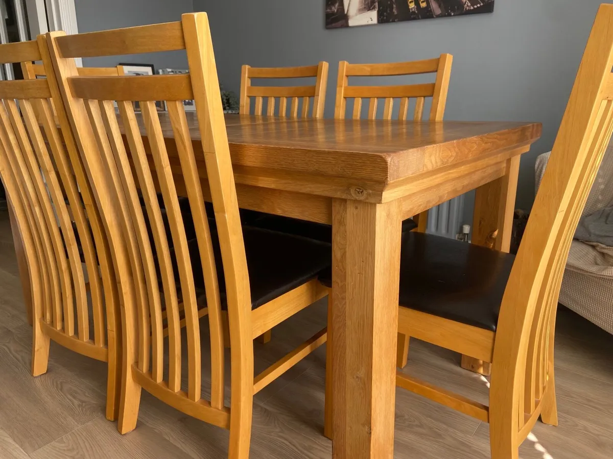 Dining table and 6 chairs - Image 3