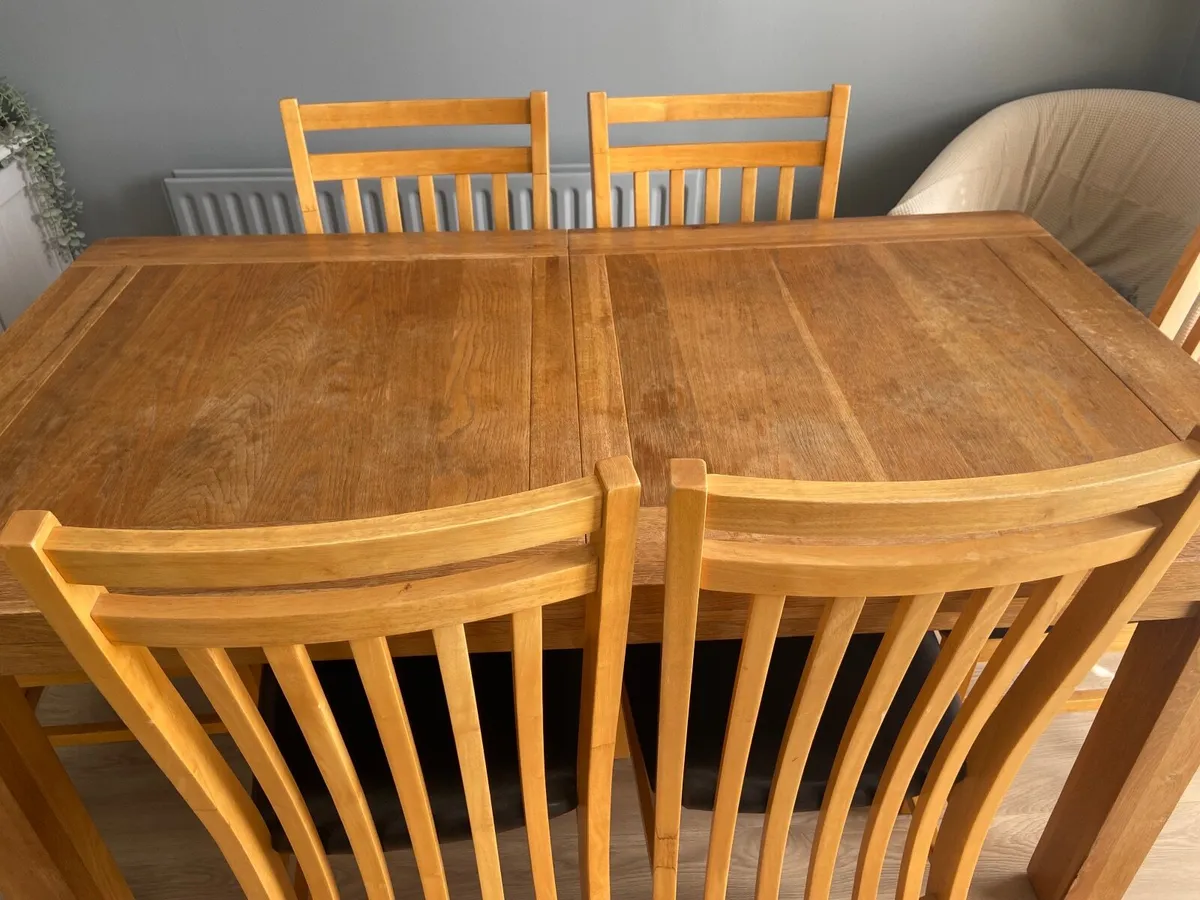 Dining table and 6 chairs - Image 4