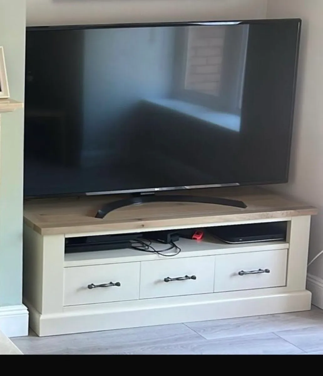 TV unit - Image 1