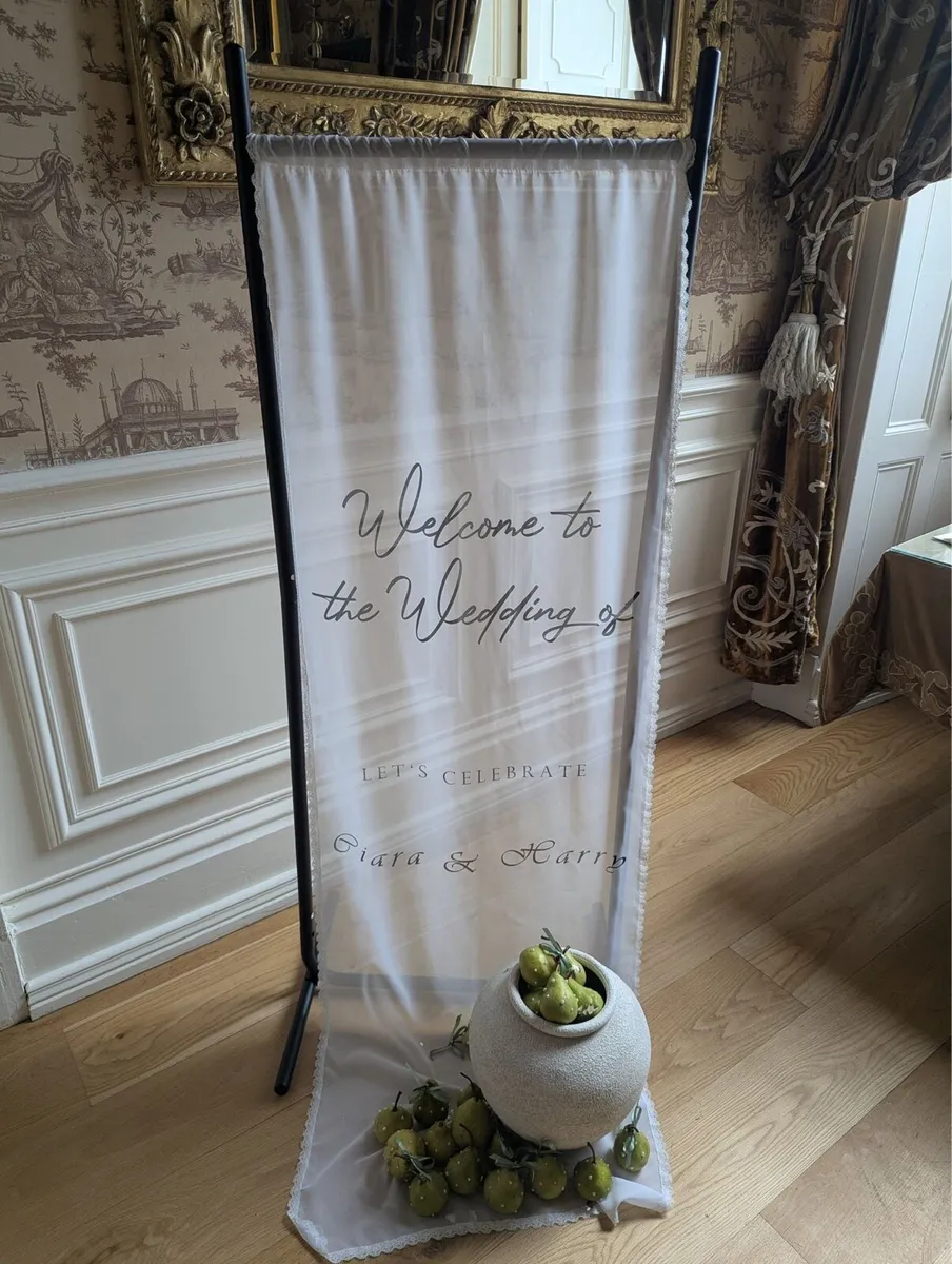 Wedding welcome sign holder