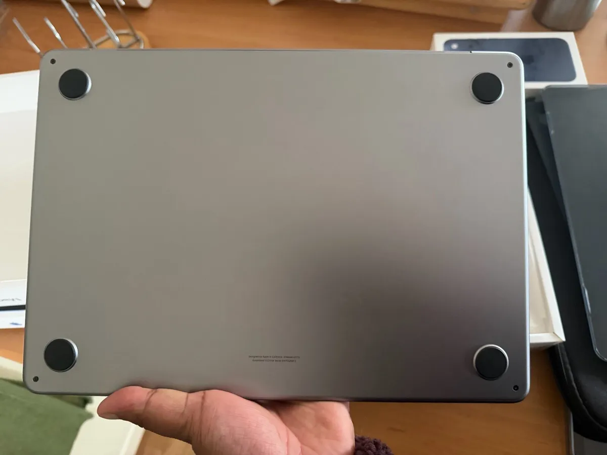 Macbook Air M3 - Image 2