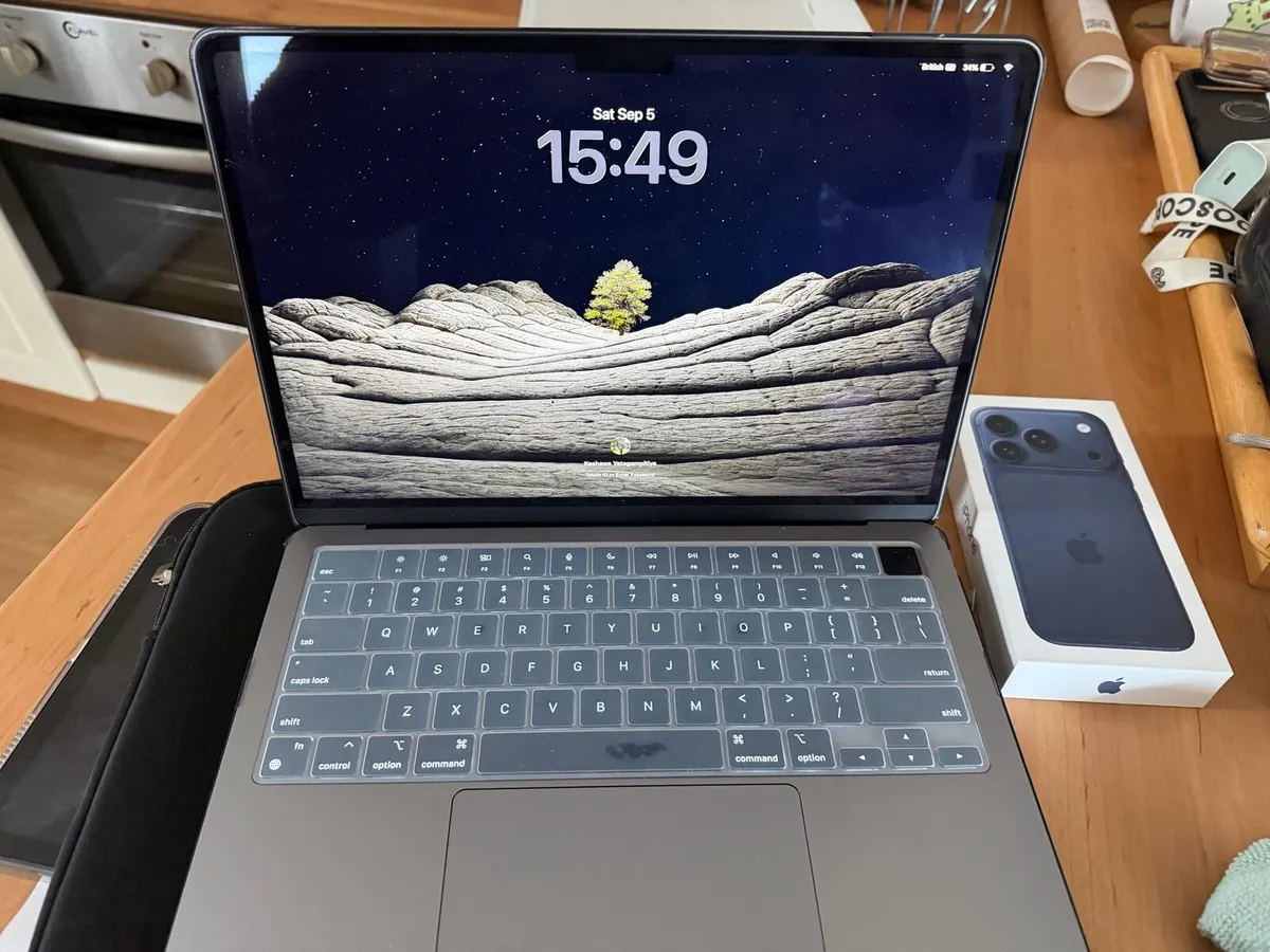 Macbook Air M3 - Image 4