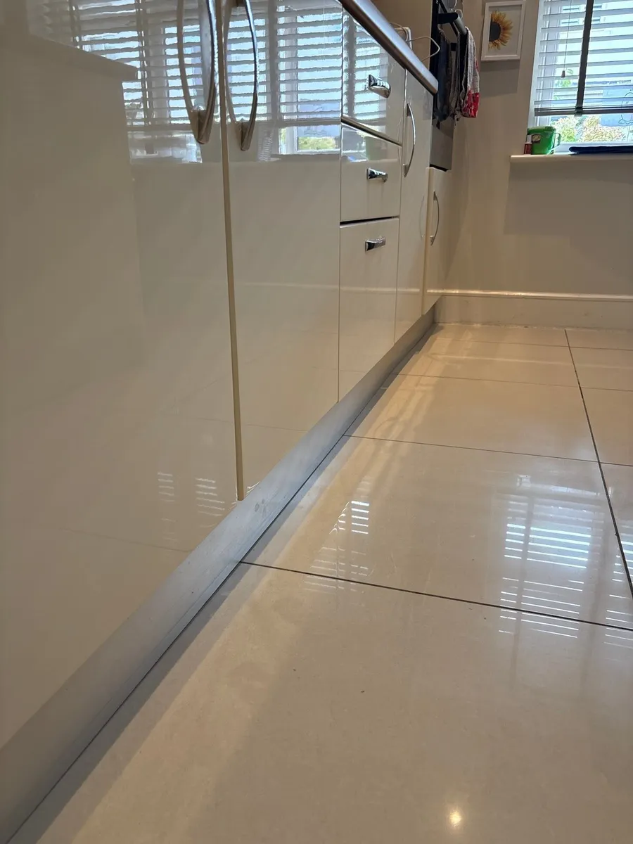 Used Kitchen - Image 4