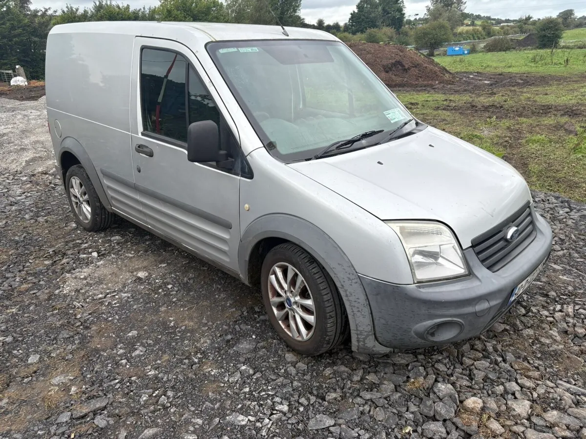 2010 Ford Transit connect , low mileage, tax & Doe - Image 2