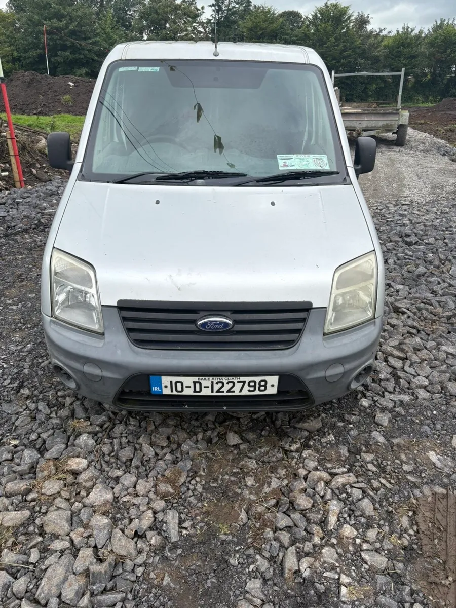 2010 Ford Transit connect , low mileage, tax & Doe - Image 3
