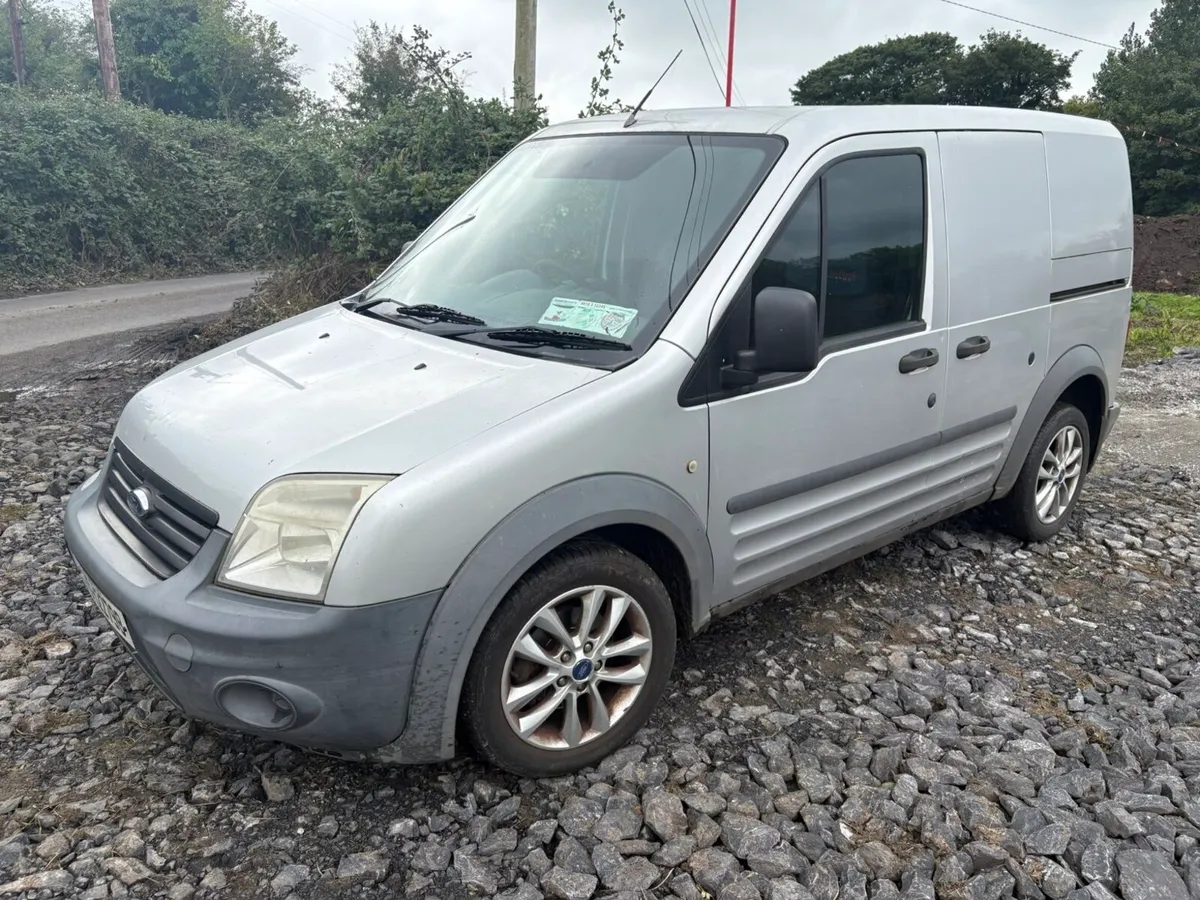 2010 Ford Transit connect , low mileage, tax & Doe - Image 1