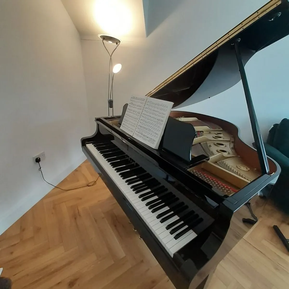 A1 Yamaha 4'11" baby grand reconditioned piano - Image 3