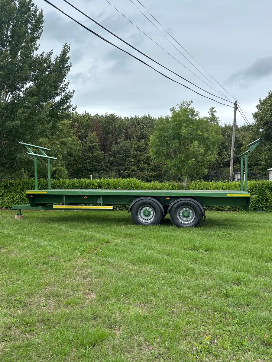 Bale trailer - Image 2