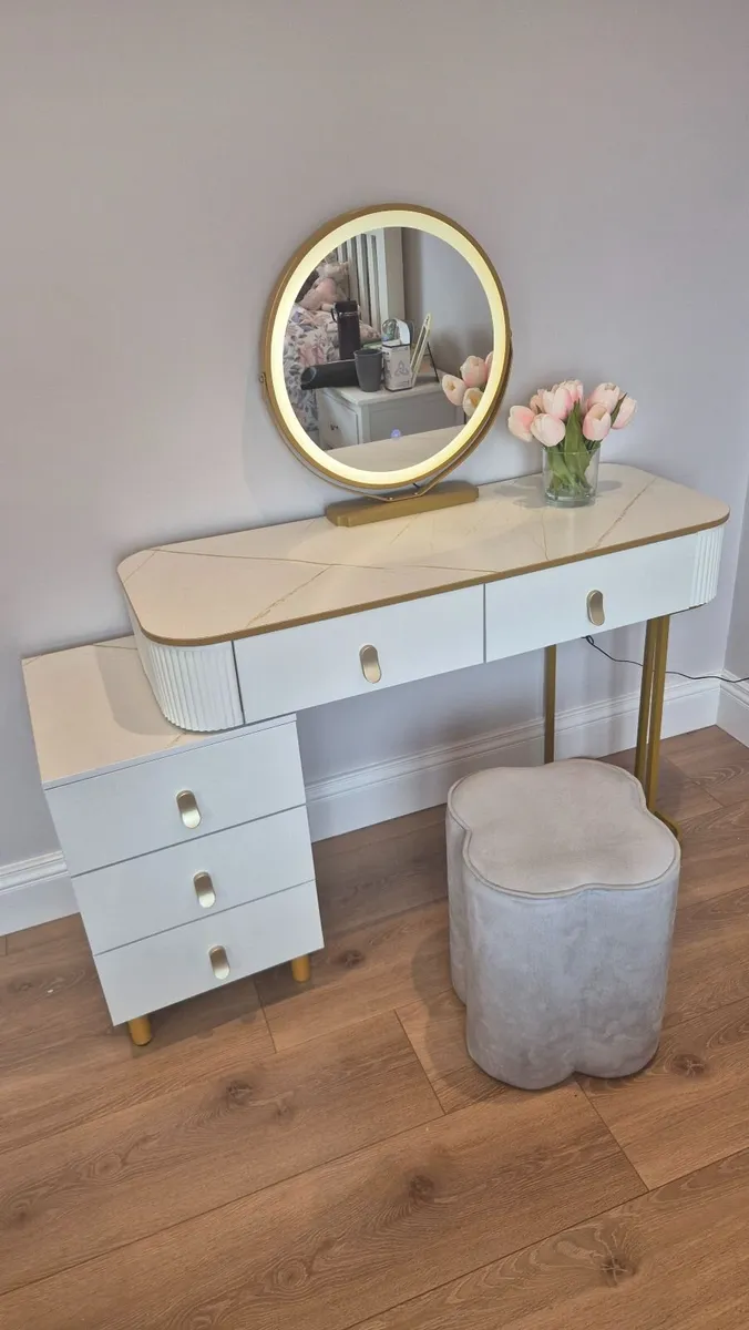 Vanity table and stool - Image 3