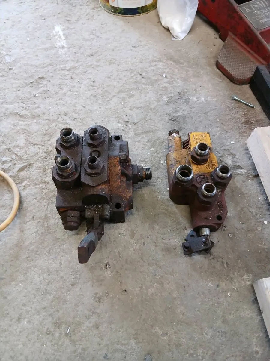 Hydraulic spool valves - Image 1