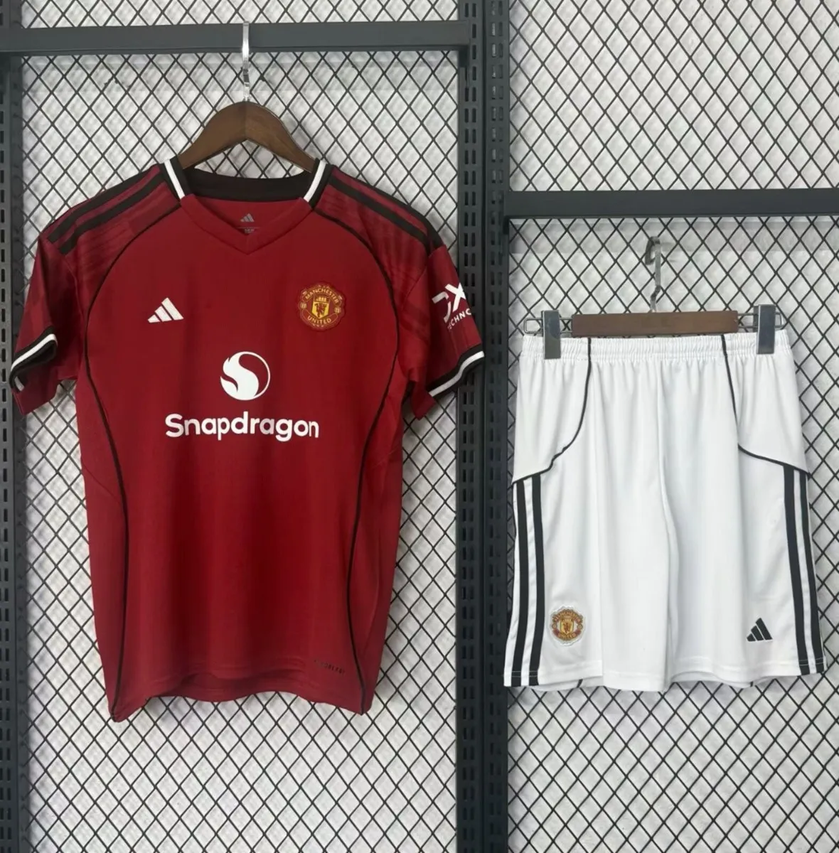 Manchester united jersey - Image 1