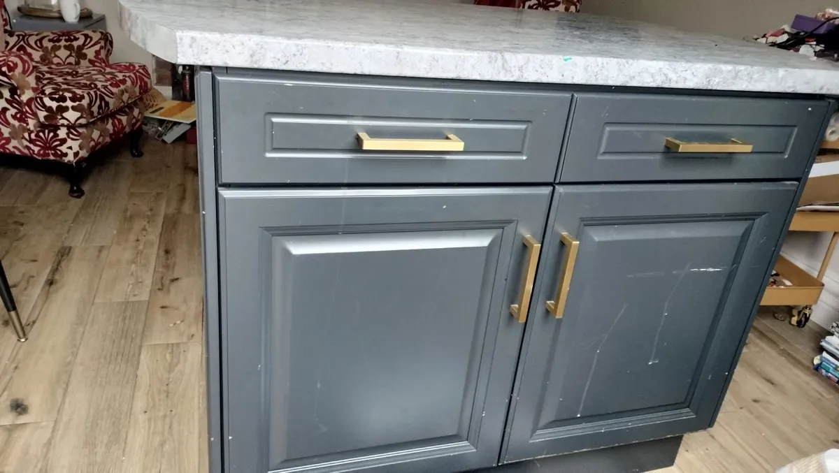 Kitchen island - Image 4