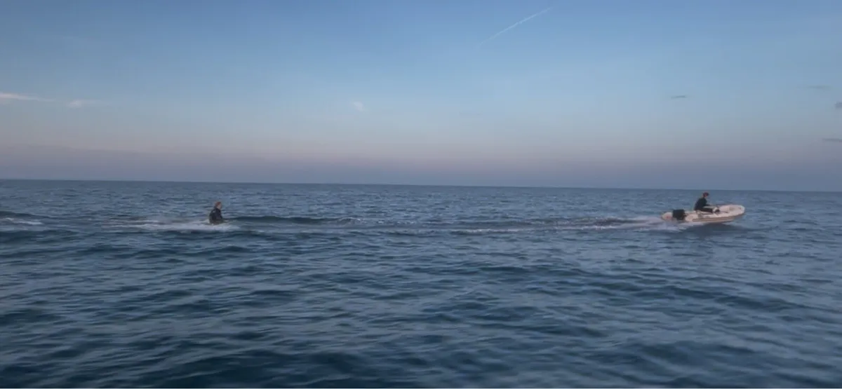 2.8m Avon rib boat trailer outboard - Image 3