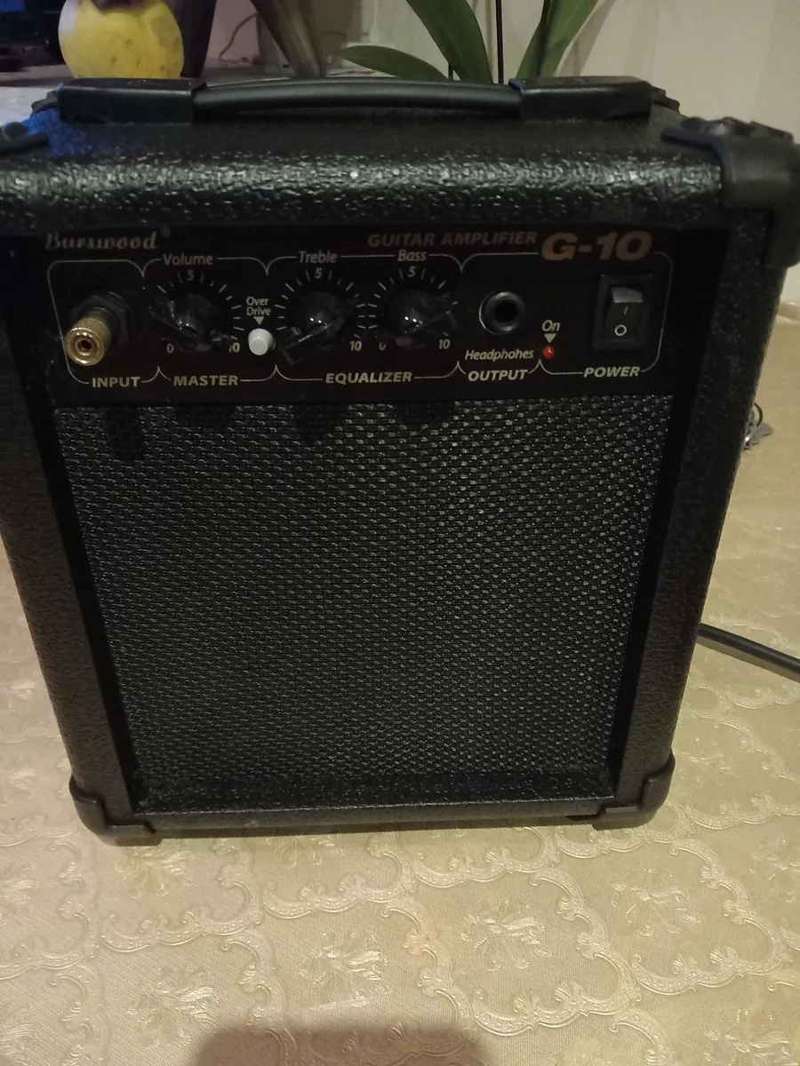 Guitar amplifier - Image 1