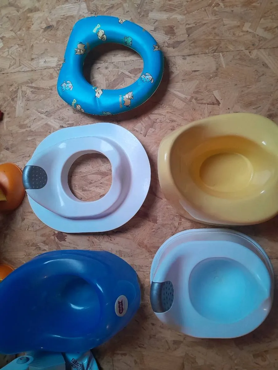 Toilet seats & Steps - Image 1