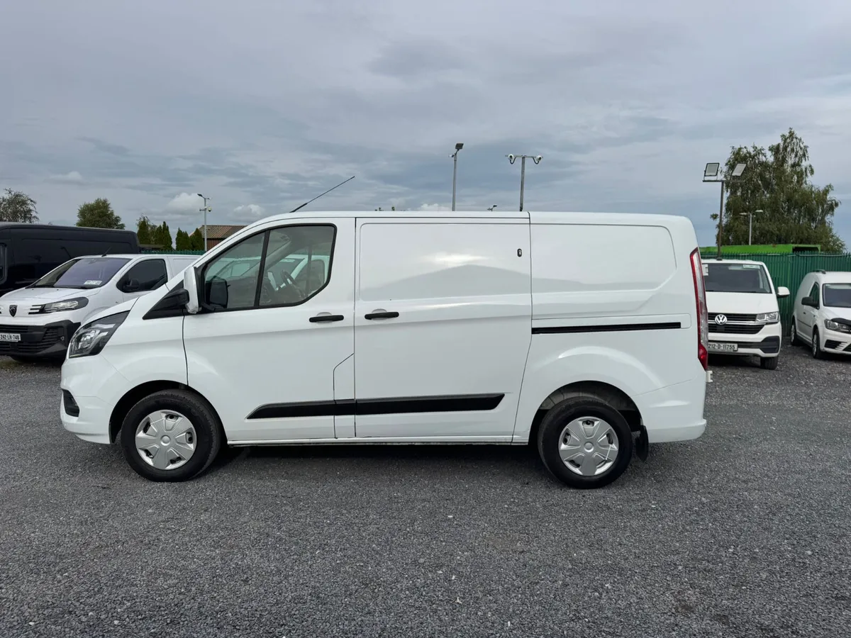 FORD TRANSIT CUSTOM TREND A/C INCLUDES VAT - Image 4