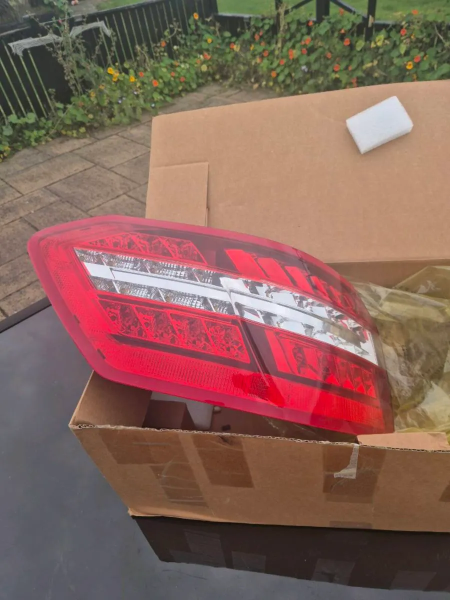 Tail light