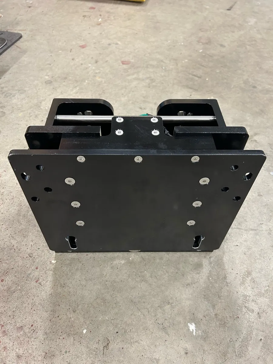 Outboard hydraulic jack plate - Image 4