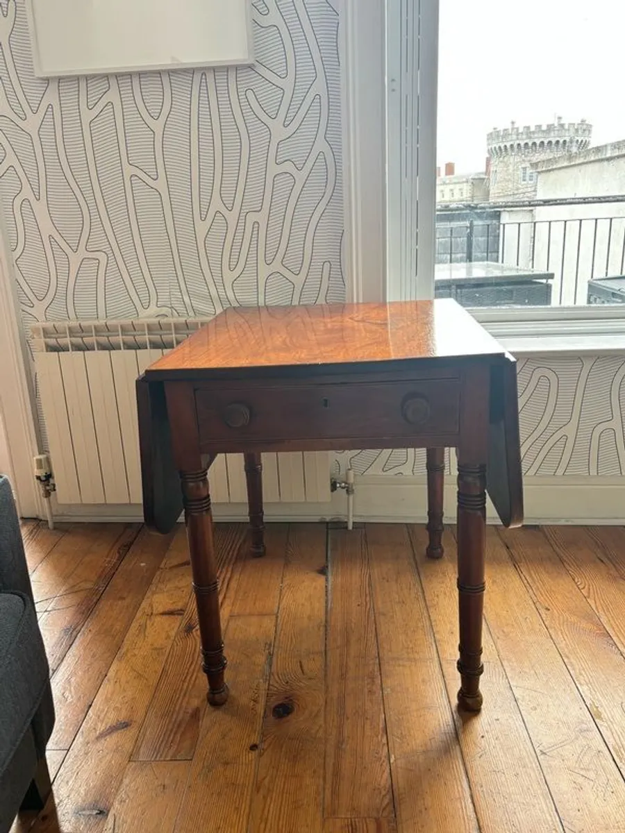 Antique Victorian drop-leaf table - Image 1