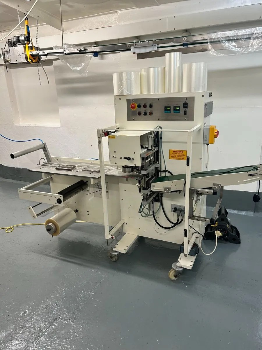 Flow Wrapper Machine, Single Phase, Running Well. - Image 1