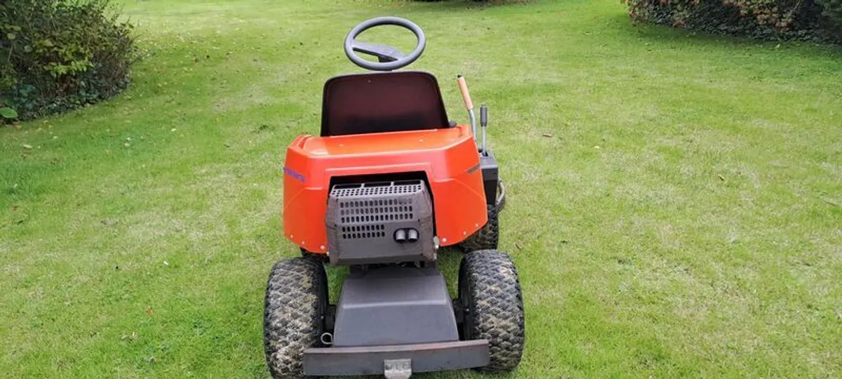 Ride on Mower - Image 4