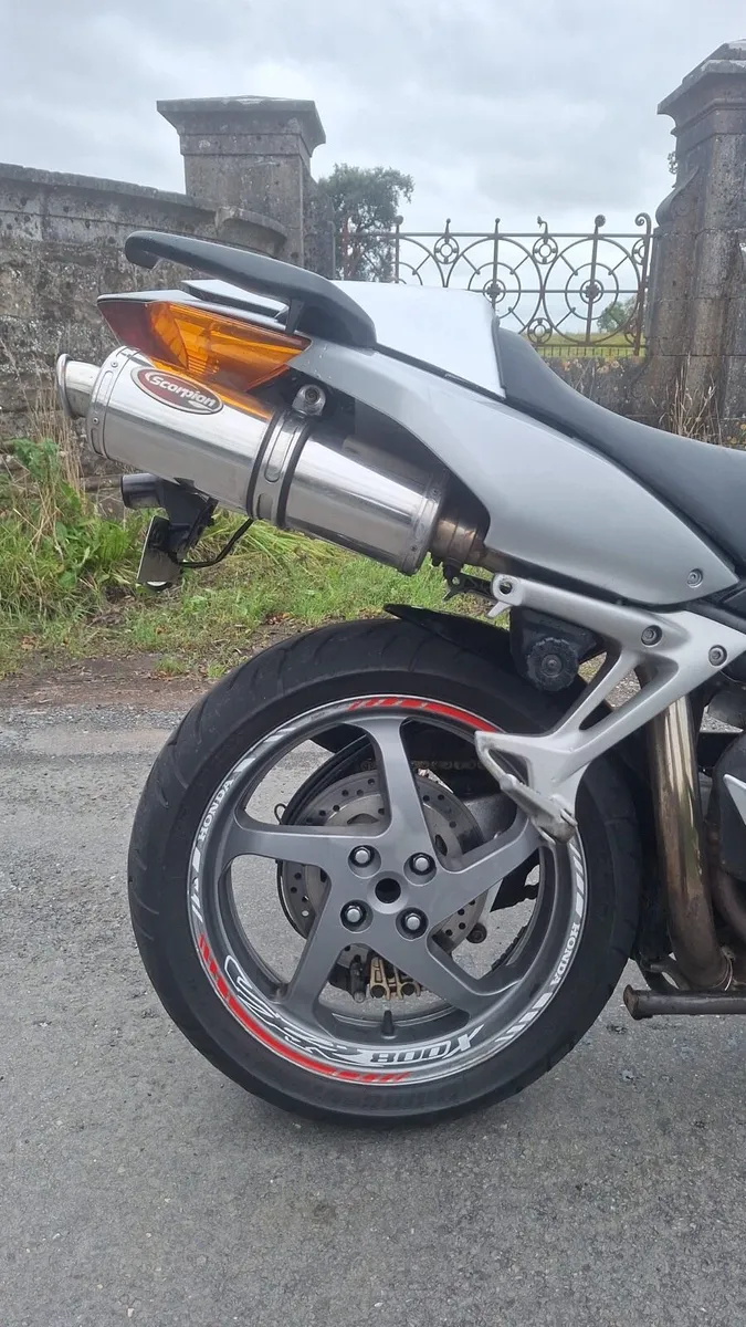 Honda VFR 800 - Image 2