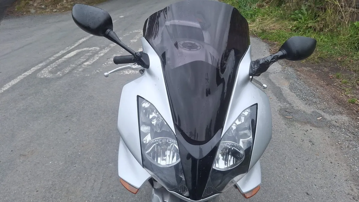 Honda VFR 800 - Image 3