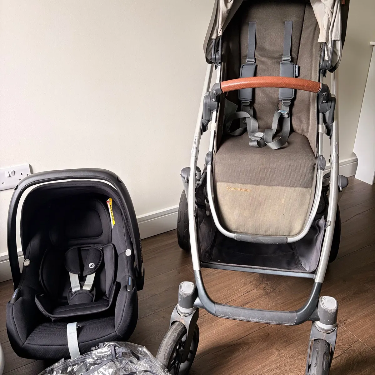 Uppababy Vista Travel System- Pram, Carrycot & sea - Image 3