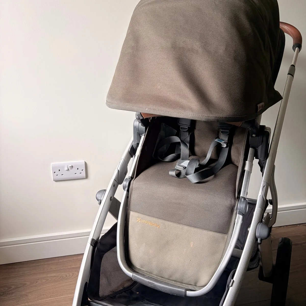 Uppababy Vista Travel System- Pram, Carrycot & sea - Image 4