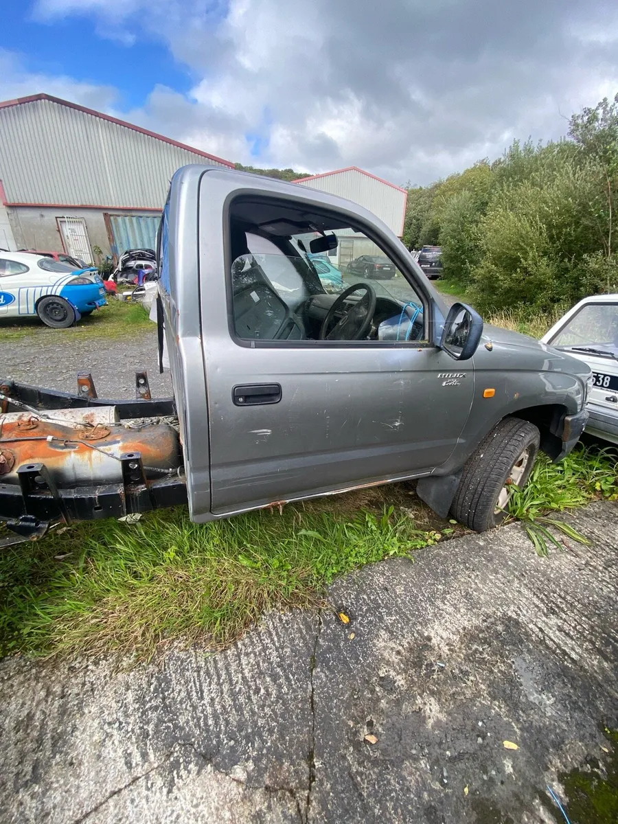 2002 Toyota  Hilux single cab - Image 2