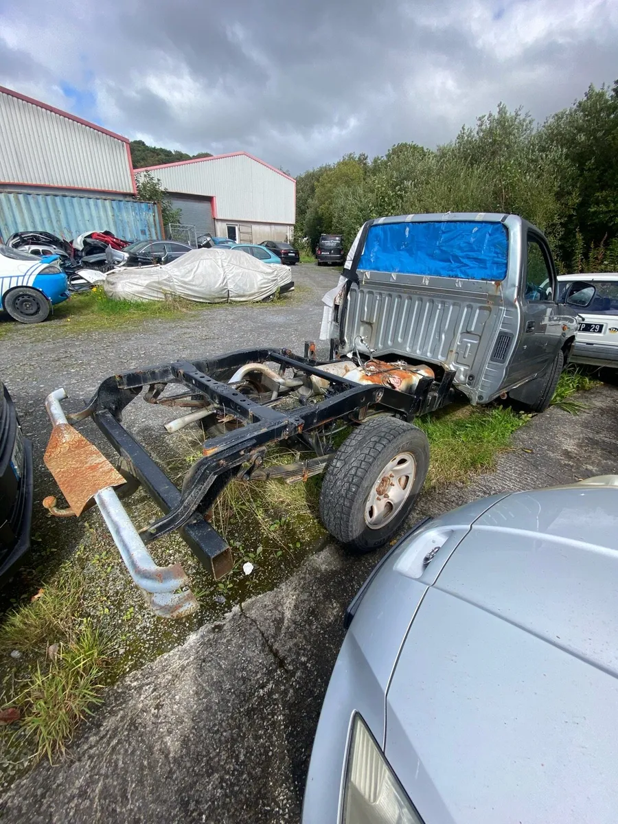 2002 Toyota  Hilux single cab - Image 3