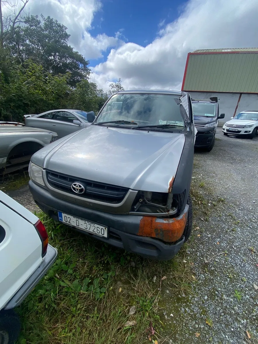 2002 Toyota  Hilux single cab - Image 4