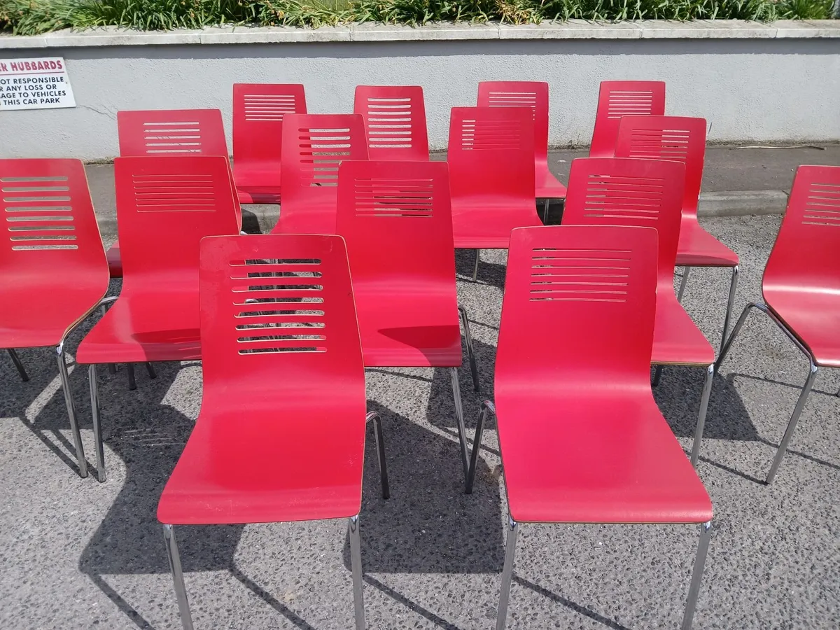 Chairs lot of (25)... in red / blue delivered - Image 2