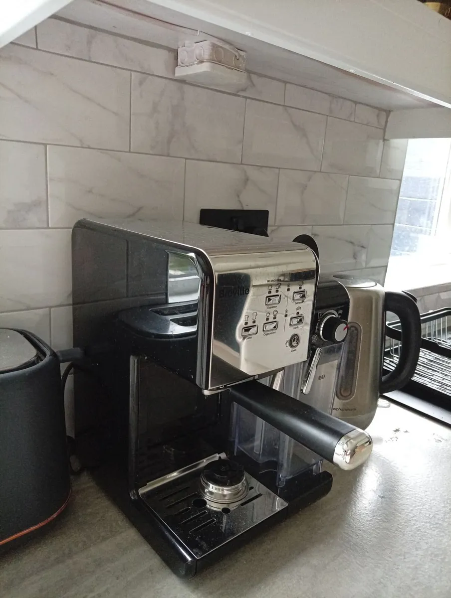 Breville one touch coffee machine - Image 4