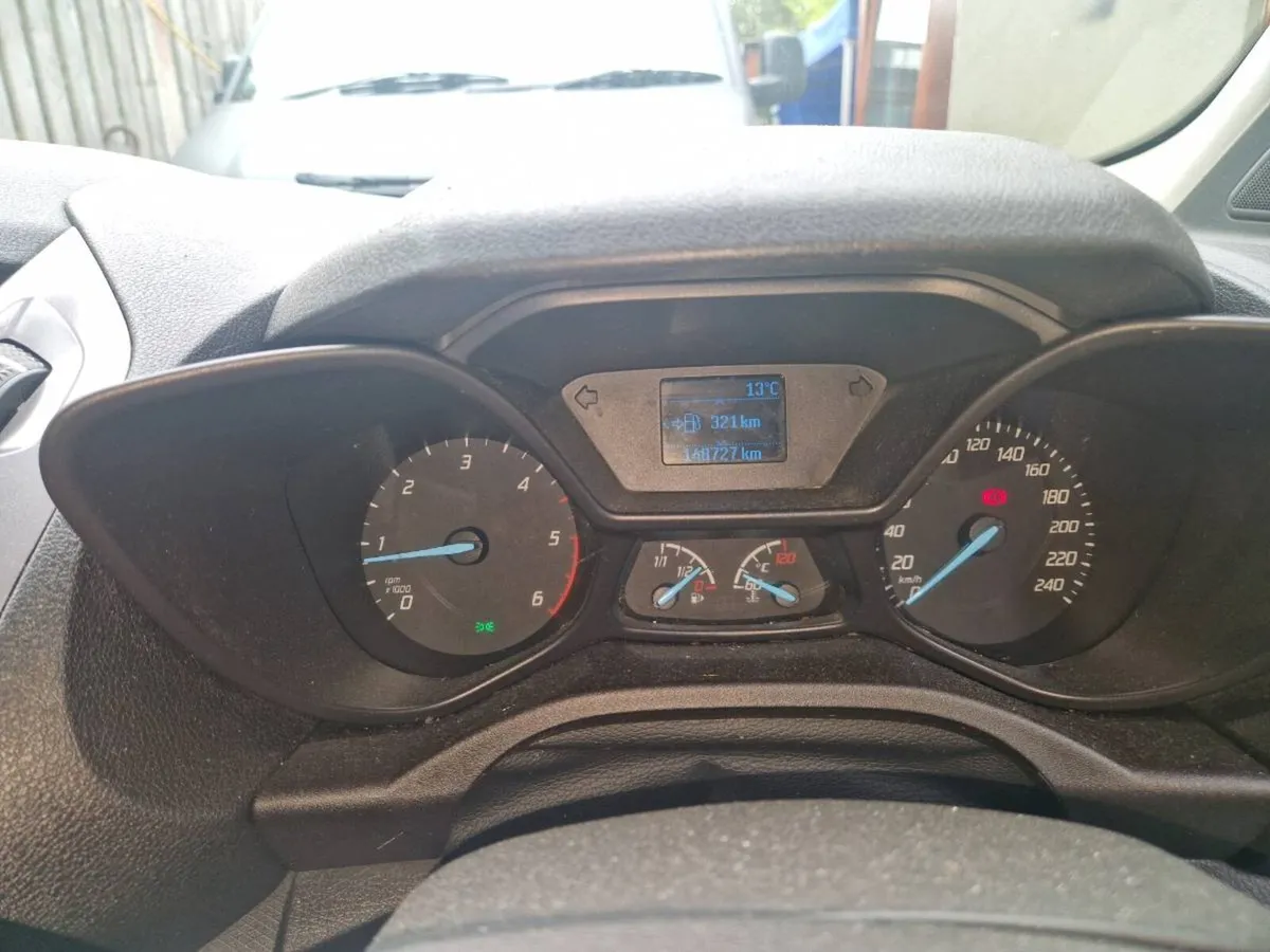 Ford Transit Connect 149klms - Image 4