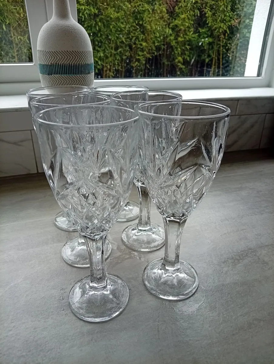 Tipperary crystal 6 wine glasses - Image 4