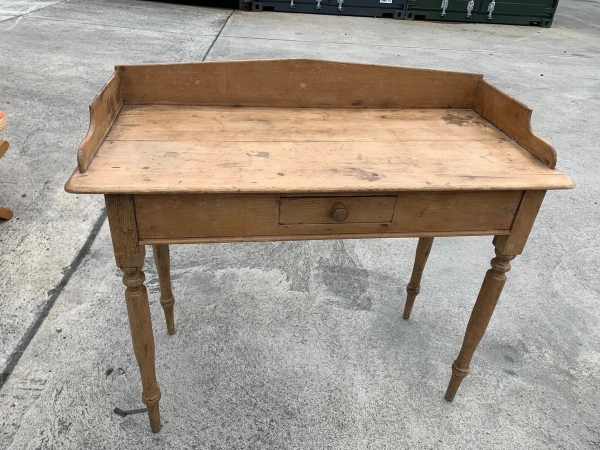 Pine table/desk - Image 3