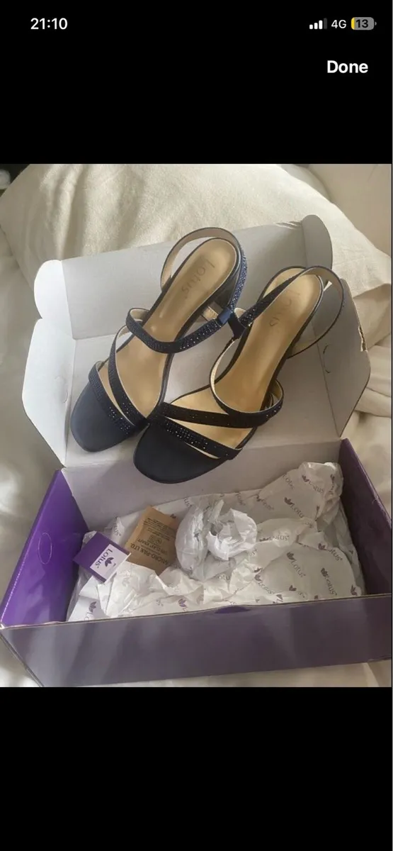 Ladies Shoes& bag - Image 1