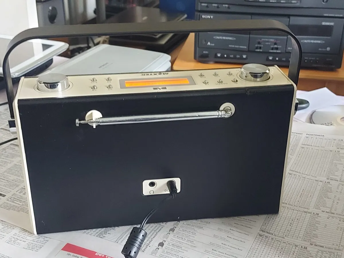 MAXTEK Vintage Style DAB & FM Radio, Model 61250, - Image 2