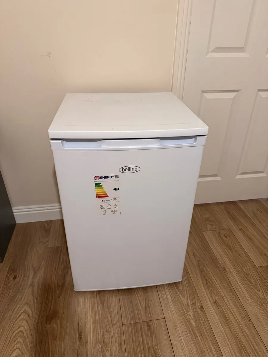 Small fridge - Image 1