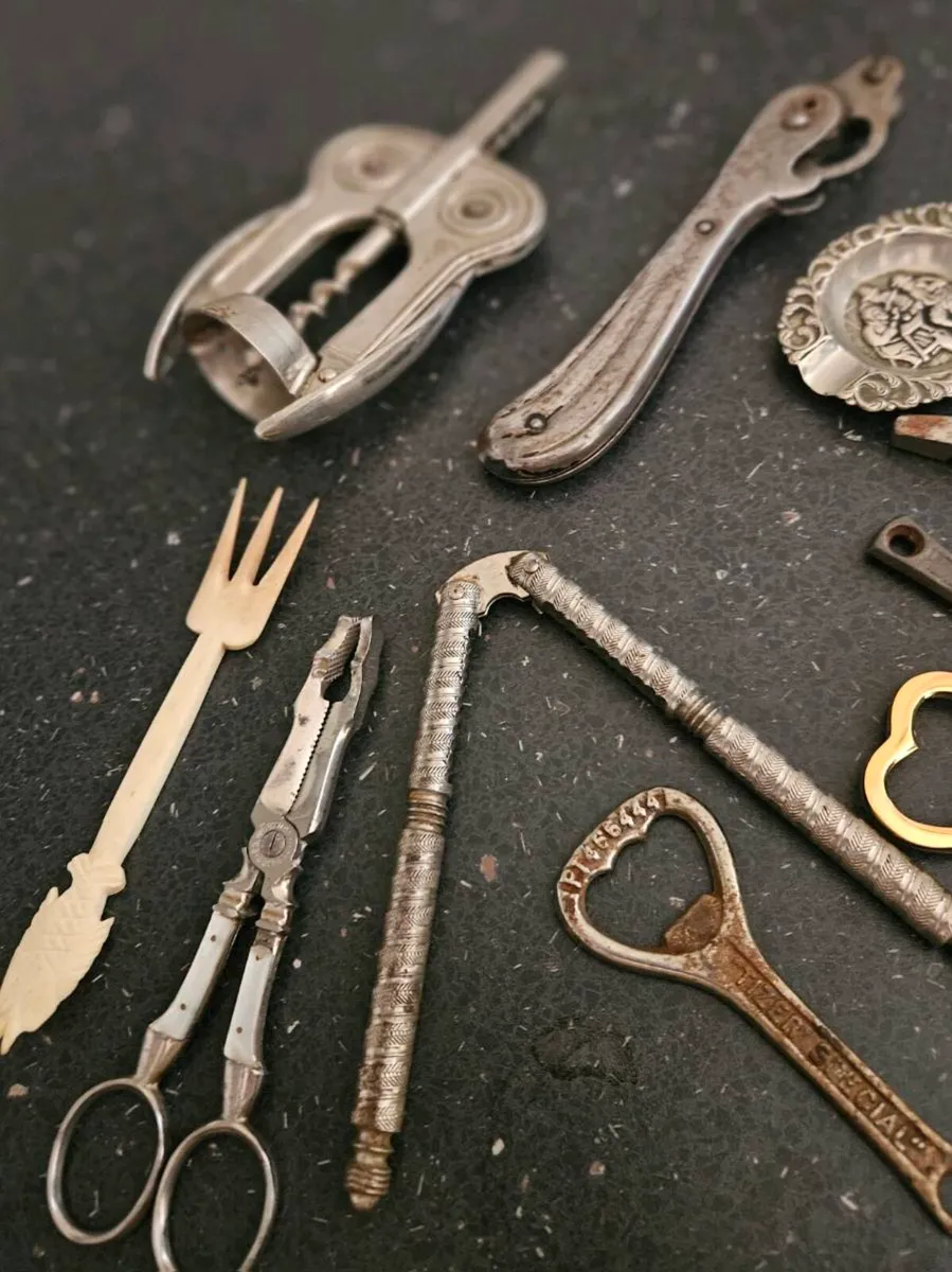 Bundle of Vintage Kitchen Implements - Image 2