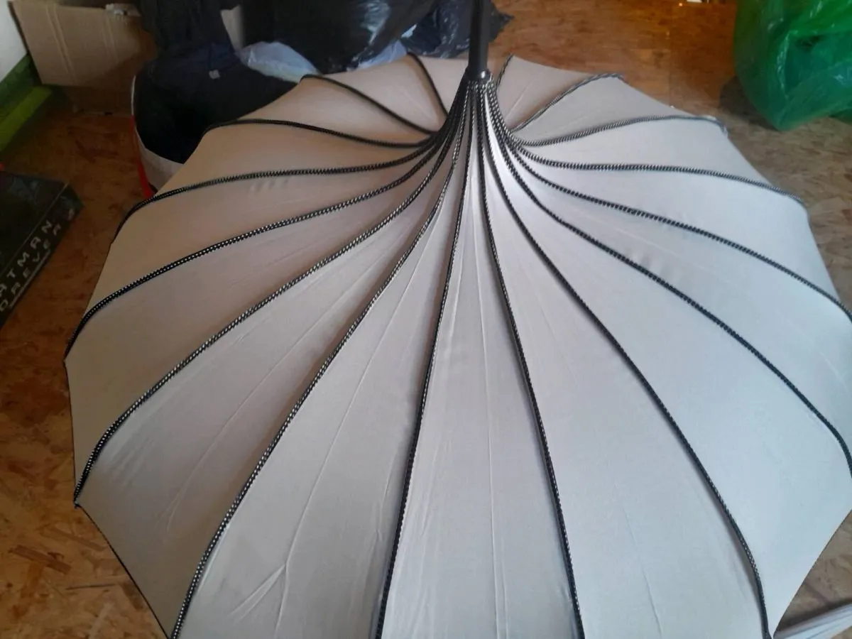 Stunning umbrellas - Image 2