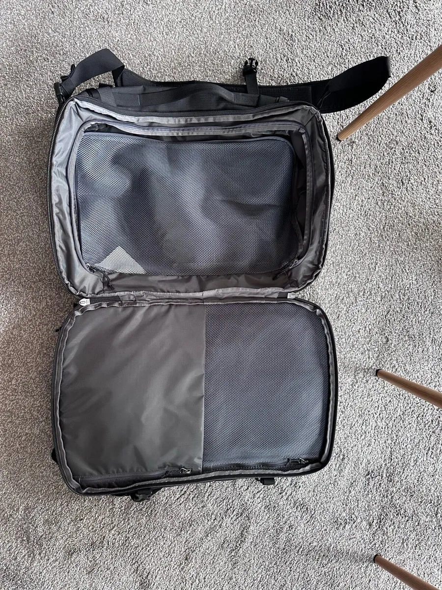 Patagonia Blackhole MLC 45L travel backpack - Image 3
