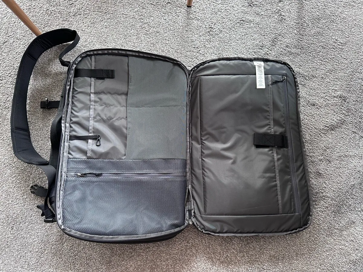 Patagonia Blackhole MLC 45L travel backpack - Image 4