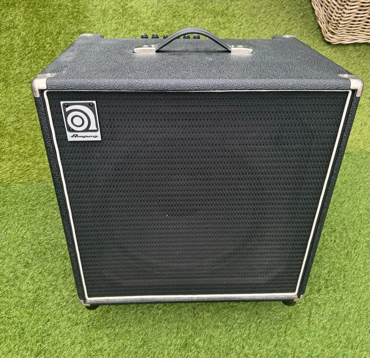 Bass amp - Image 1
