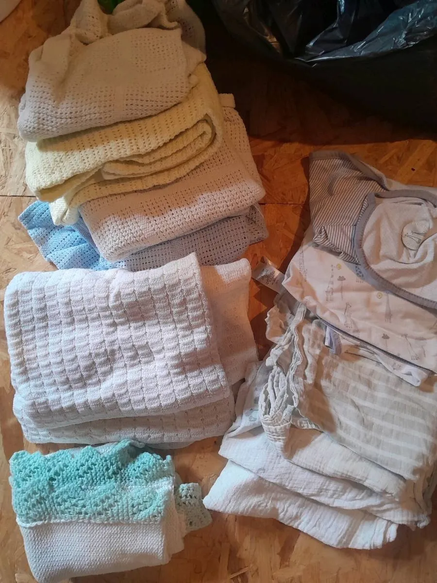 Baby blankets bumper nappy bin - Image 1