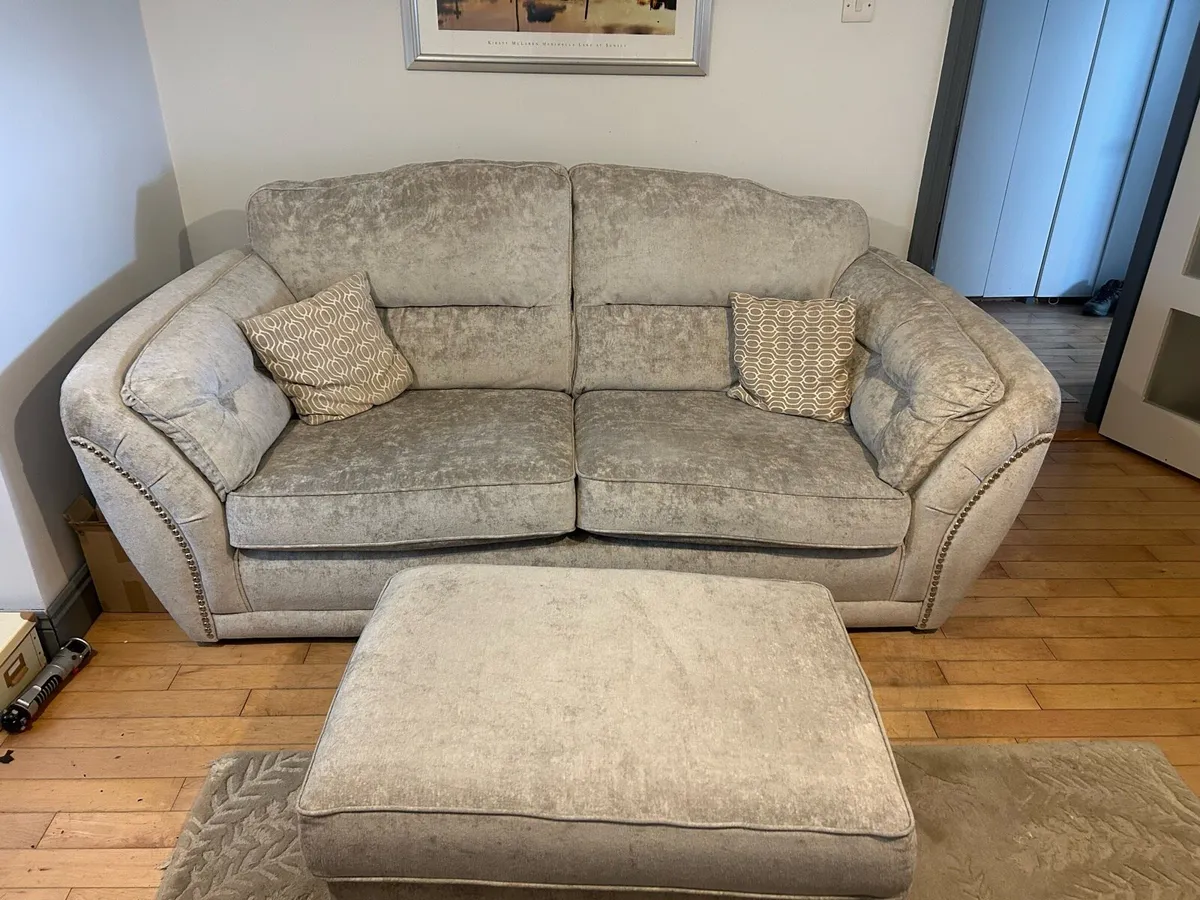 2&3 seater sofa with pouffe - Image 2