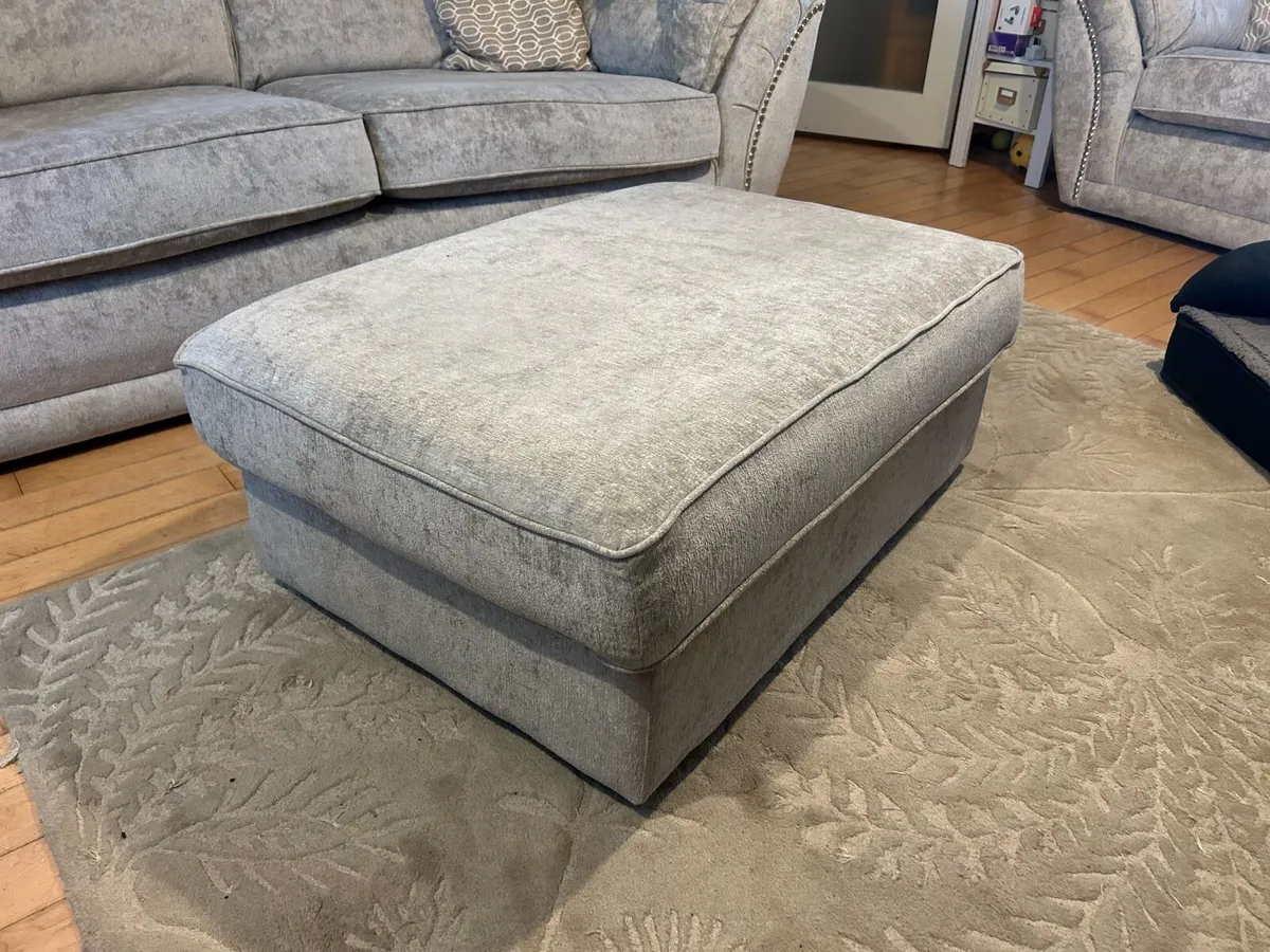 2&3 seater sofa with pouffe - Image 3