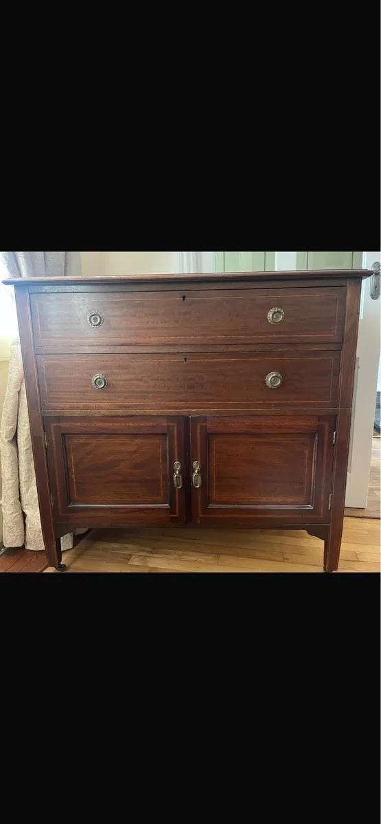Antique sideboard/linen press - Image 2